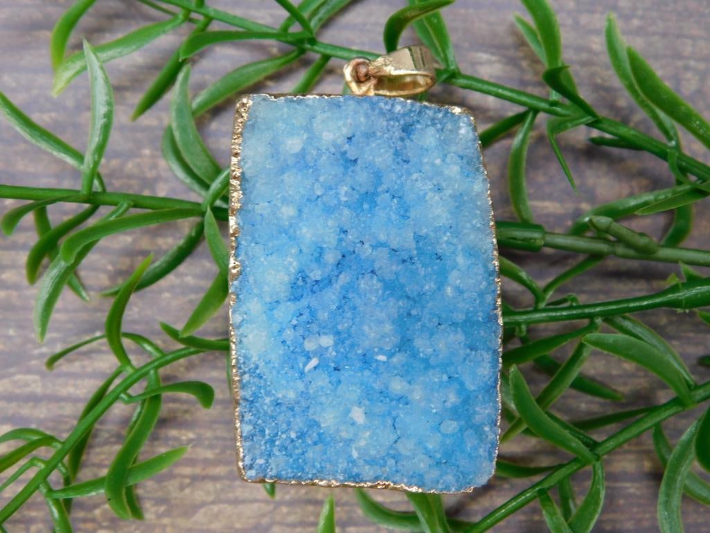 DRUZY QUARTZ PENDANT ROCK STONE LAPIDARY SPECIMEN: DRUZY QUARTZ PENDANT ROCK STONE LAPIDARY SPECIMEN
