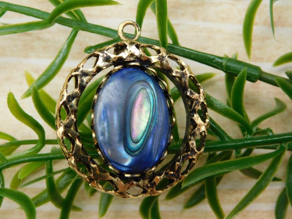 ABALONE STONE PENDANT ROCK STONE LAPIDARY SPECIMEN: ABALONE STONE PENDANT ROCK STONE LAPIDARY SPECIMEN