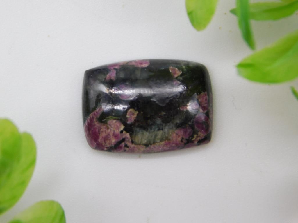 EUDIALYTE CABOCHON ROCK STONE LAPIDARY SPECIMEN: EUDIALYTE CABOCHON ROCK STONE LAPIDARY SPECIMEN