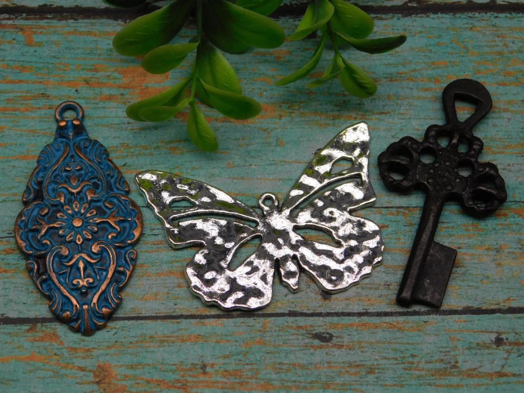 MIXED PENDANTS ROCK STONE LAPIDARY SPECIMEN: MIXED PENDANTS ROCK STONE LAPIDARY SPECIMEN