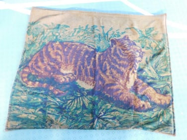 VINTAGE TIGER PATTERNED FABRIC HANGING DECOR
