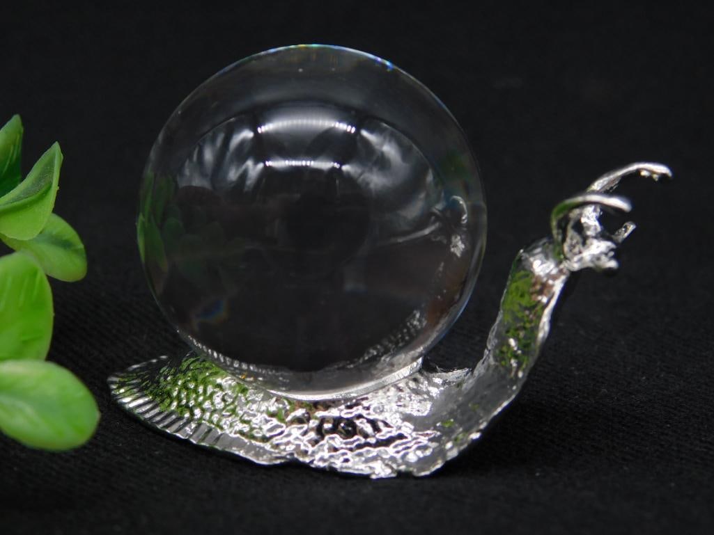 SNAIL WITH QUARTZ SHELL SPHERE HOLDER: SNAIL WITH QUARTZ SHELL SPHERE HOLDER