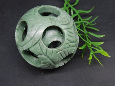 CARVED JADE PUZZLE BALL ROCK STONE LAPIDARY SPECIMEN