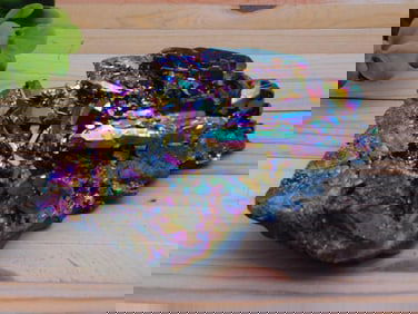 TITANIUM AMETHYST ROCK STONE LAPIDARY SPECIMEN