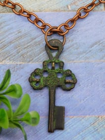 KEY PENDANT ON CHAIN NECKLACE