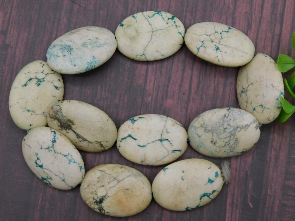 Strand of White and Green Howlite Oval Beads ROCK STONE LAPIDARY SPECIMEN: Strand of White and Green Howlite Oval Beads ROCK STONE LAPIDARY SPECIMEN
