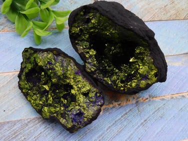 Geode with Gold and Purple Crystal Interior ROCK STONE LAPIDARY SPECIMEN