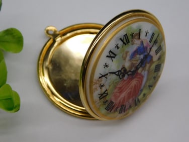 Pocket Watch Style Compact