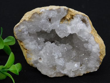 Geode ROCK STONE LAPIDARY SPECIMEN