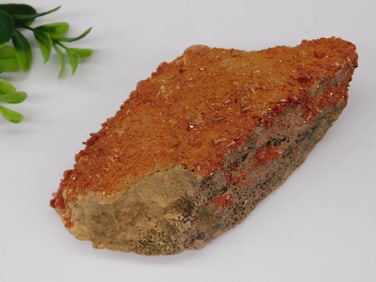 VANADINITE ROCK STONE LAPIDARY SPECIMEN