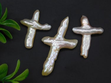 BAROQUE PEARL CROSSES ROCK STONE LAPIDARY SPECIMEN