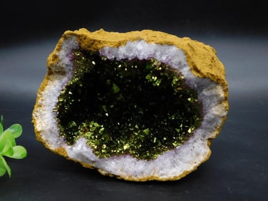 PURPLE AND GOLD GEODE ROCK STONE LAPIDARY SPECIMEN