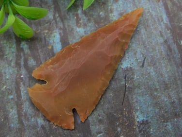 HAND KNAPPED ARROWHEAD ROCK STONE LAPIDARY SPECIMEN