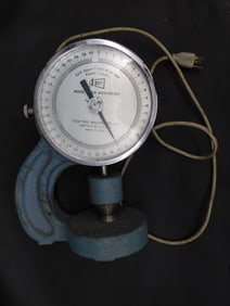 VINTAGE TMI MODEL 549 MICROMETER CALIPER TESTER ANTIQUE TOOL