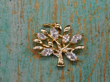 GOLD-TONE TREE OF LIFE PENDANT