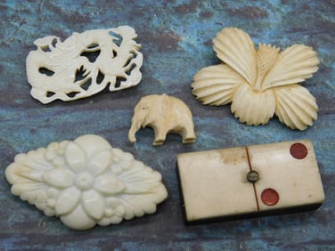 VINTAGE CARVED BONE JEWELRY IVORY COLORED MIXED LOT ANTIQUE
