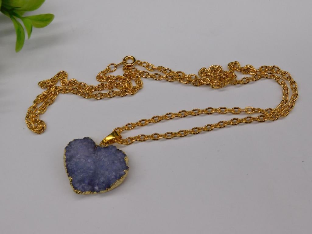 DRUZY AMETHYST HEART PENDANT ON CHAIN NECKLACE ROCK STONE LAPIDARY SPECIMEN: DRUZY AMETHYST HEART PENDANT ON CHAIN NECKLACE ROCK STONE LAPIDARY SPECIMEN