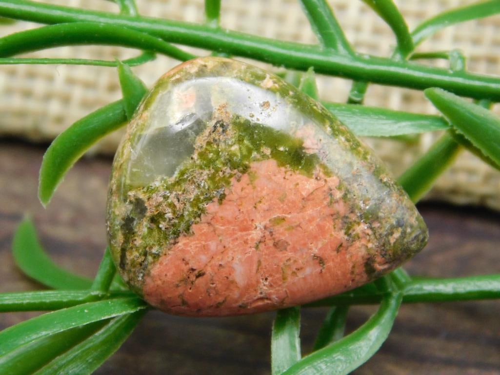 UNAKITE CABOCHON ROCK STONE LAPIDARY SPECIMEN: UNAKITE CABOCHON ROCK STONE LAPIDARY SPECIMEN