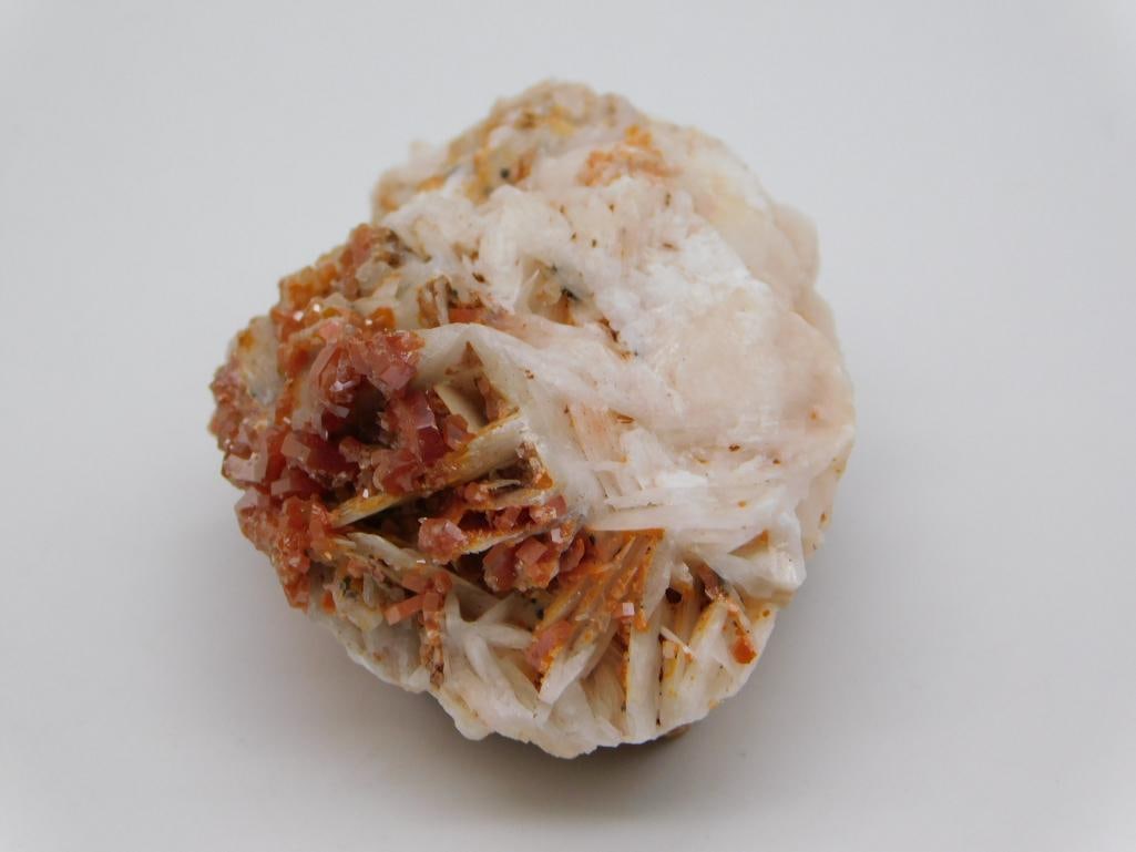 VANADINITE AND BARITE ROCK STONE LAPIDARY SPECIMEN: VANADINITE AND BARITE ROCK STONE LAPIDARY SPECIMEN