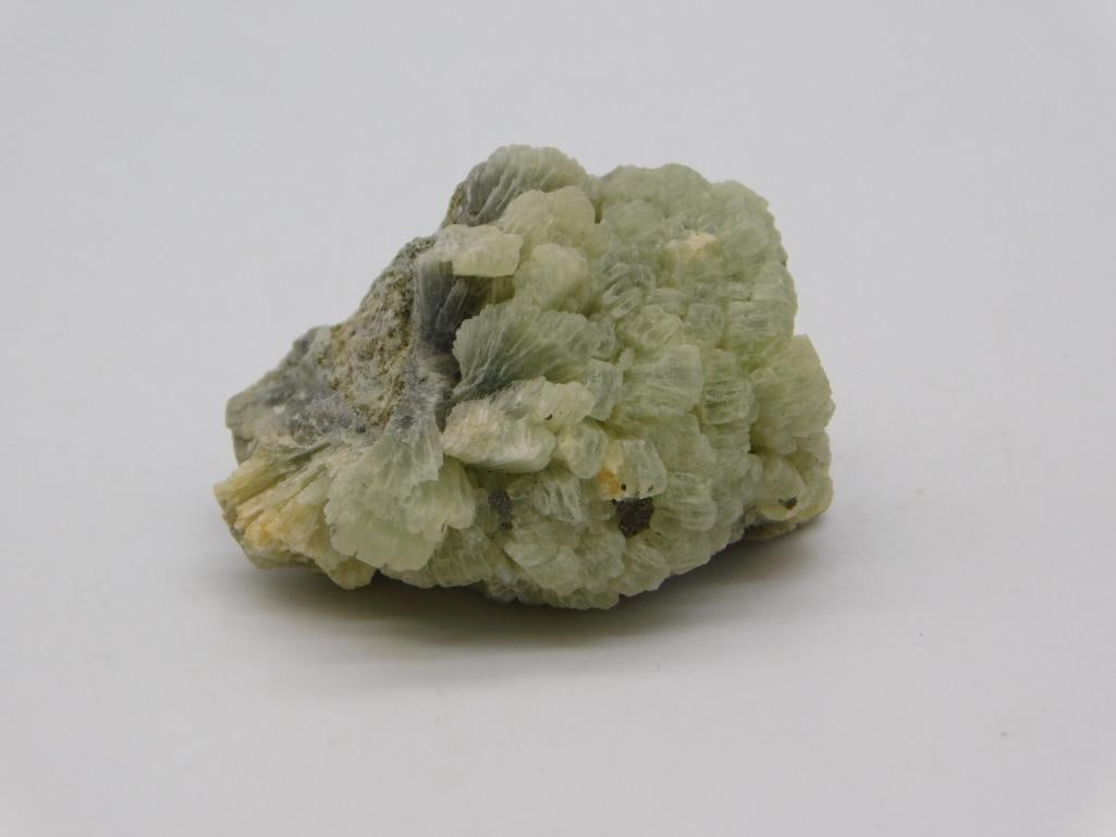 PREHNITE ROCK STONE LAPIDARY SPECIMEN: PREHNITE ROCK STONE LAPIDARY SPECIMEN