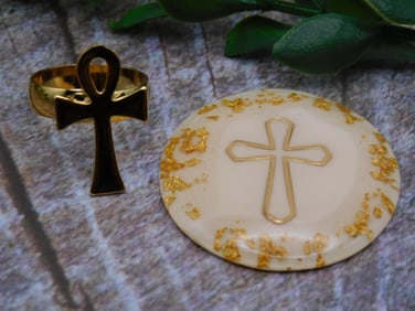 ANKAH RING AND GOLD FLECKED CROSS CABOCHON ROCK STONE LAPIDARY SPECIMEN