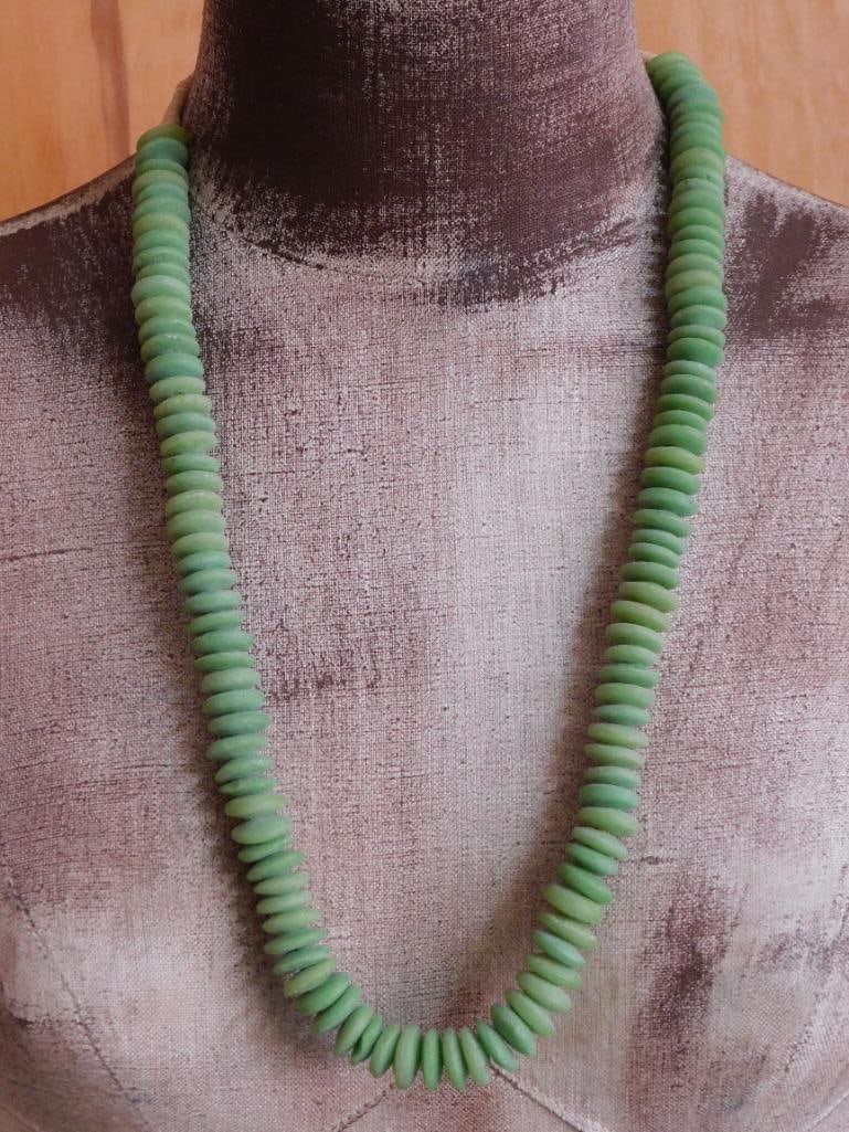 BEADED NECKLACE ROCK STONE LAPIDARY SPECIMEN: BEADED NECKLACE ROCK STONE LAPIDARY SPECIMEN
