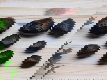 APACHE TEARS ROCK STONE LAPIDARY SPECIMEN