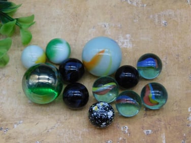 GLASS PLAYING MARBLES