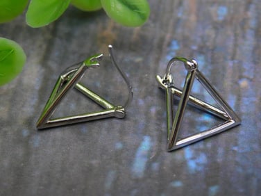STERLING SILVER PYRAMID EARRINGS