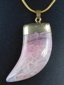 STONE HORN PENDANT ON CHAIN NECKLACE VINTAGE ANTIQUE