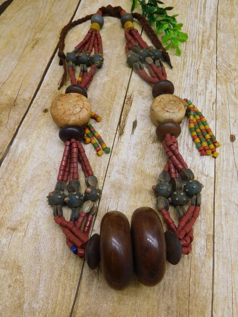 AFRICAN TRADE BEADS ROCK STONE LAPIDARY SPECIMEN: AFRICAN TRADE BEADS ROCK STONE LAPIDARY SPECIMEN
