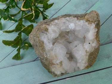 GEODE ROCK STONE LAPIDARY SPECIMEN
