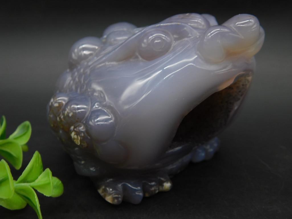 Carved Agate Frog Sculpture with Cavity: Carved Agate Frog Sculpture with Cavity