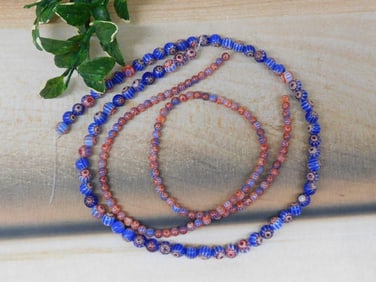 AFRICAN TRADE BEADS ROCK STONE LAPIDARY SPECIMEN