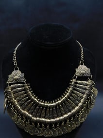 COIN AND PLANK NECKLACE