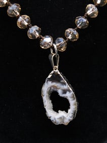 GEODE SLICE PENDANT ON SPARKLE BEAD NECKLACE ROCK STONE LAPIDARY SPECIMEN