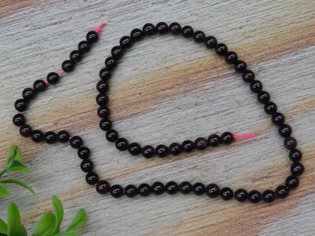 Garnet Beaded Gemstone Strand of Beads: Garnet Beaded Gemstone Strand of Beads
