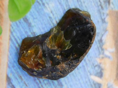Amber ROCK STONE LAPIDARY SPECIMEN