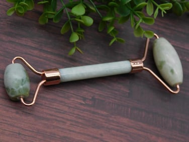 Jade Facial Roller with Copper Frame