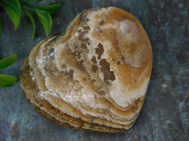 Heart-Shaped Banded Onyx Stone with Patterns ROCK STONE LAPIDARY SPECIMEN