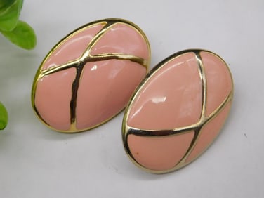 Vintage Pink and Goldtone Clip-On Earrings