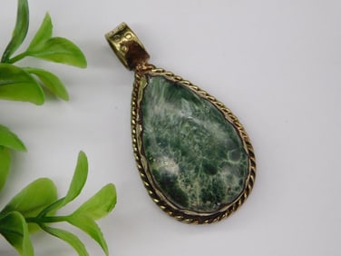 SERAPHINITE PENDANT WITH INTRICATE TOOLING ROCK STONE LAPIDARY SPECIMEN