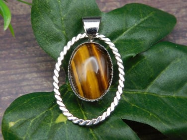 TIGERS EYE PENDANT ROCK STONE LAPIDARY SPECIMEN