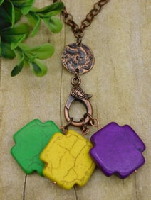 INTERCHANGEABLE STONE PENDANTS ON CHAIN NECKLACE