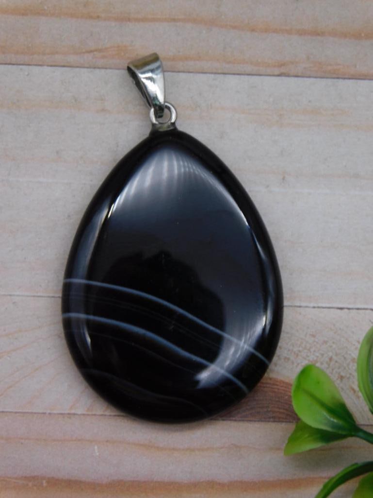 BANDED AGATE PENDANT ROCK STONE LAPIDARY SPECIMEN: BANDED AGATE PENDANT ROCK STONE LAPIDARY SPECIMEN
