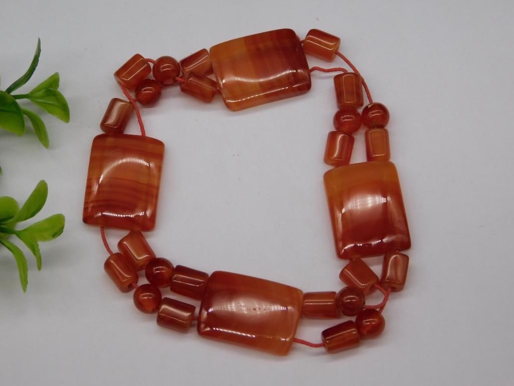 BEADED BRACELET ROCK STONE LAPIDARY SPECIMEN: BEADED BRACELET ROCK STONE LAPIDARY SPECIMEN