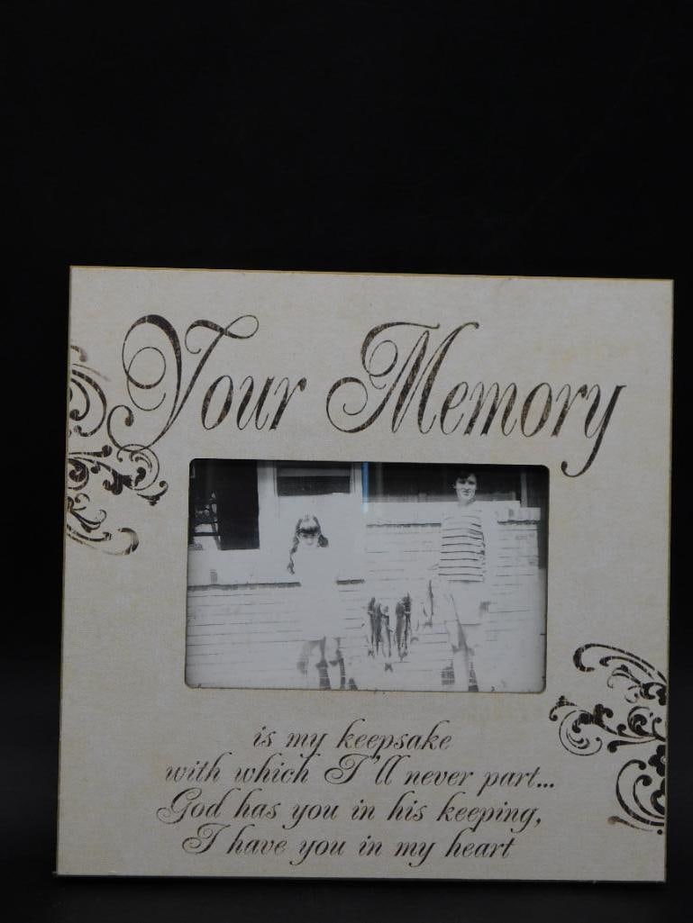 Decorative Memorial Photo Frame with Inscription: Decorative Memorial Photo Frame with Inscription