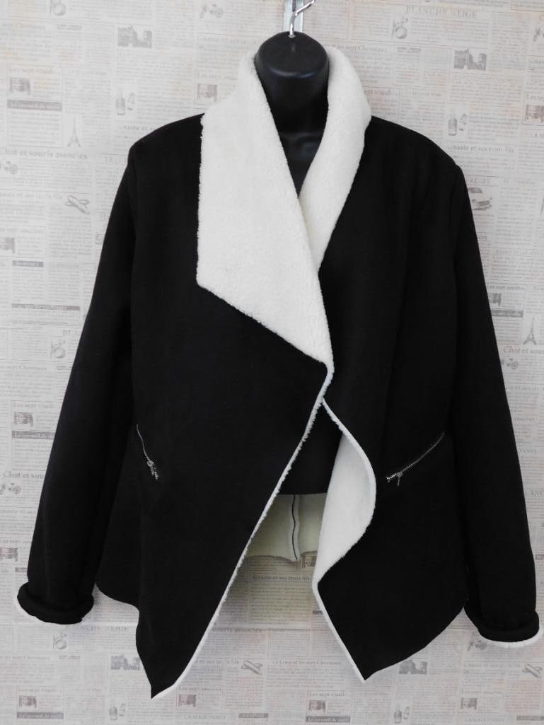 NEW L&B BLACK AND WHITE WRAP JACKET SIZE MEDIUM NWT BOUTIQUE CLOTHING (1 of 5)