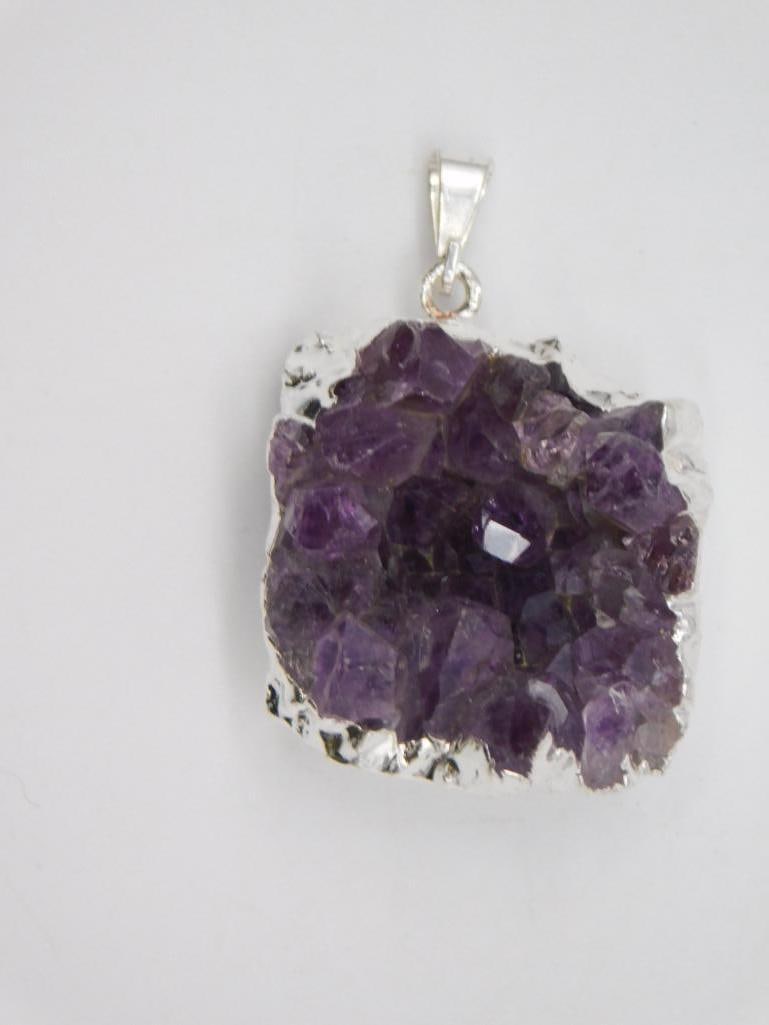 AMETHYST PENDANT ROCK STONE LAPIDARY SPECIMEN: AMETHYST PENDANT ROCK STONE LAPIDARY SPECIMEN