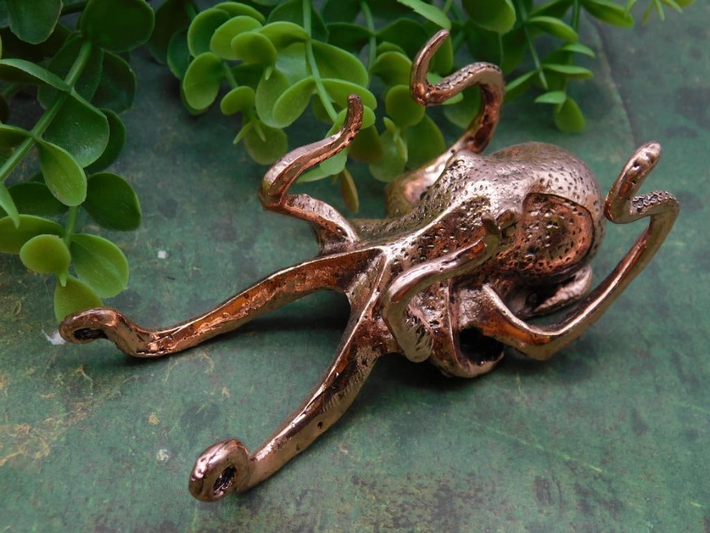 Metal Octopus Figurine with Copper Finish: Metal Octopus Figurine with Copper Finish